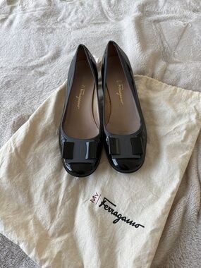 Salvatore Ferragamo Black Patent Leather Vara Bow Flats